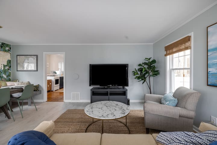 Adorable Beach Bungalow W/ Arcade Room & Parking! - Old Orchard Beach, ME
