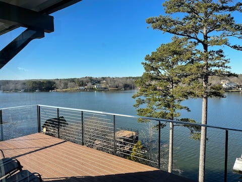 Modern Lakefront Views at Lake Hickory Haven