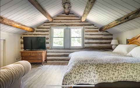 Mountain View: authentic farm house on horse ranch