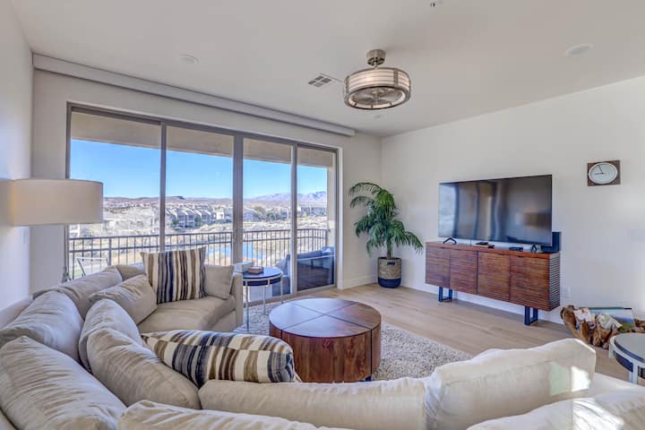 Golfer's Hideout On Golf Course - St. George