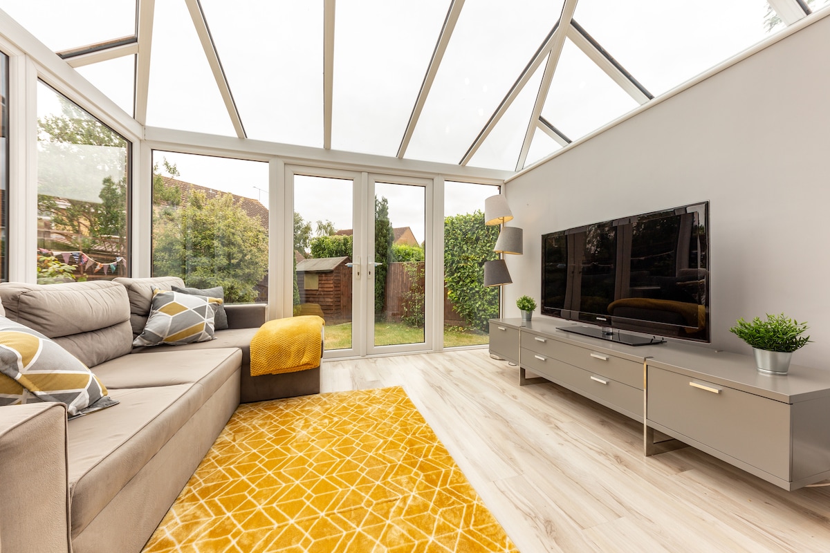 Top Airbnb: iStay Here Ltd - 1Bed House - An African Adventure in Stevenage