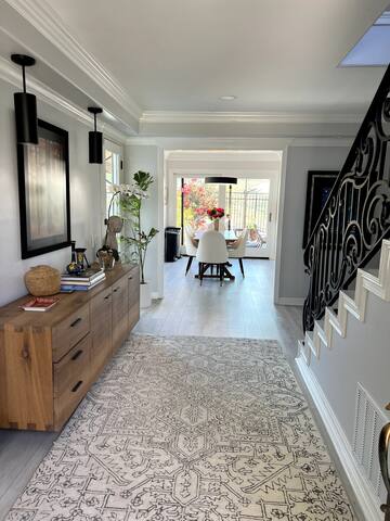 In desirable Westlake location, quiet and views gallery image 3