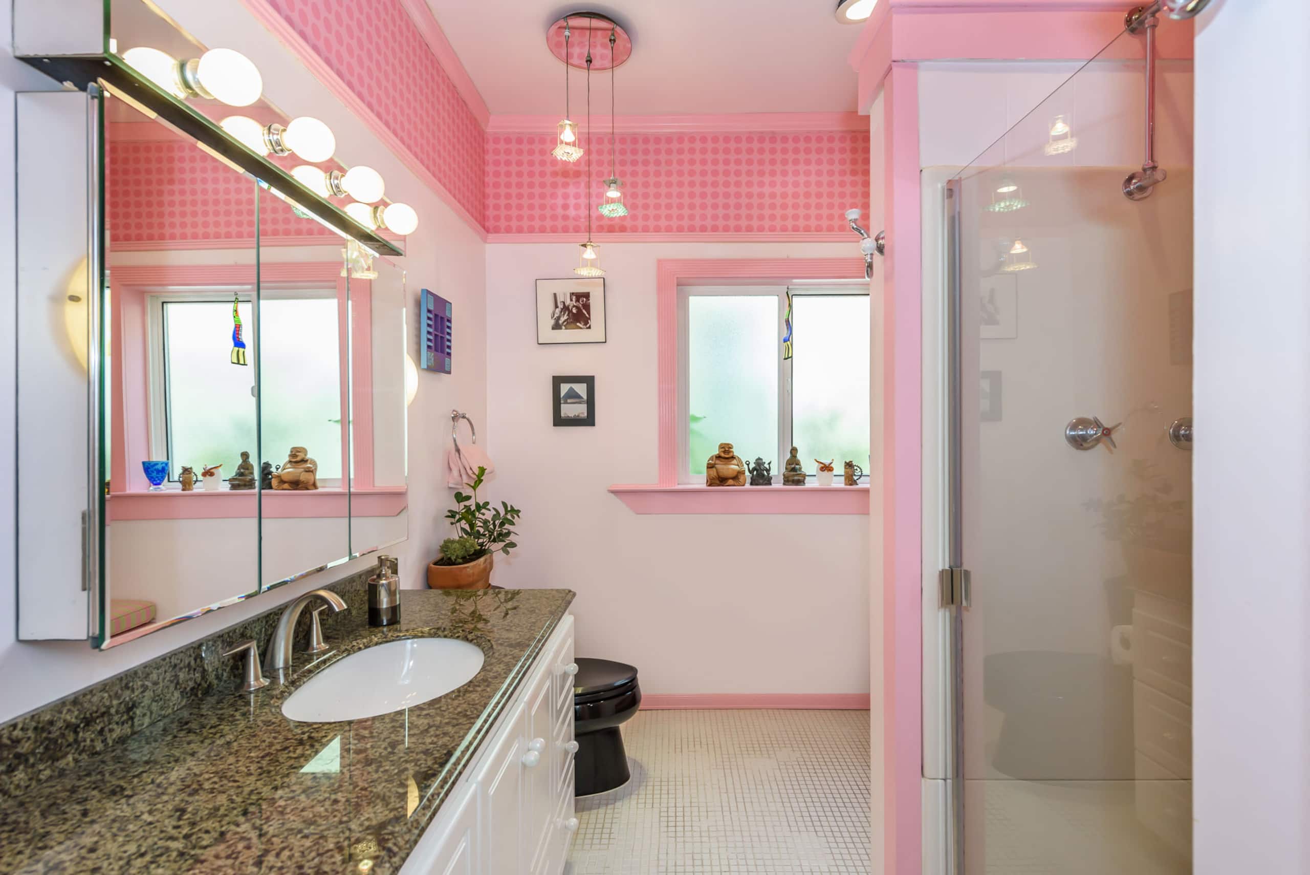 Home in San Francisco · ★4.94 · 3 bedrooms · 3 beds · 2.5 baths - Image 24