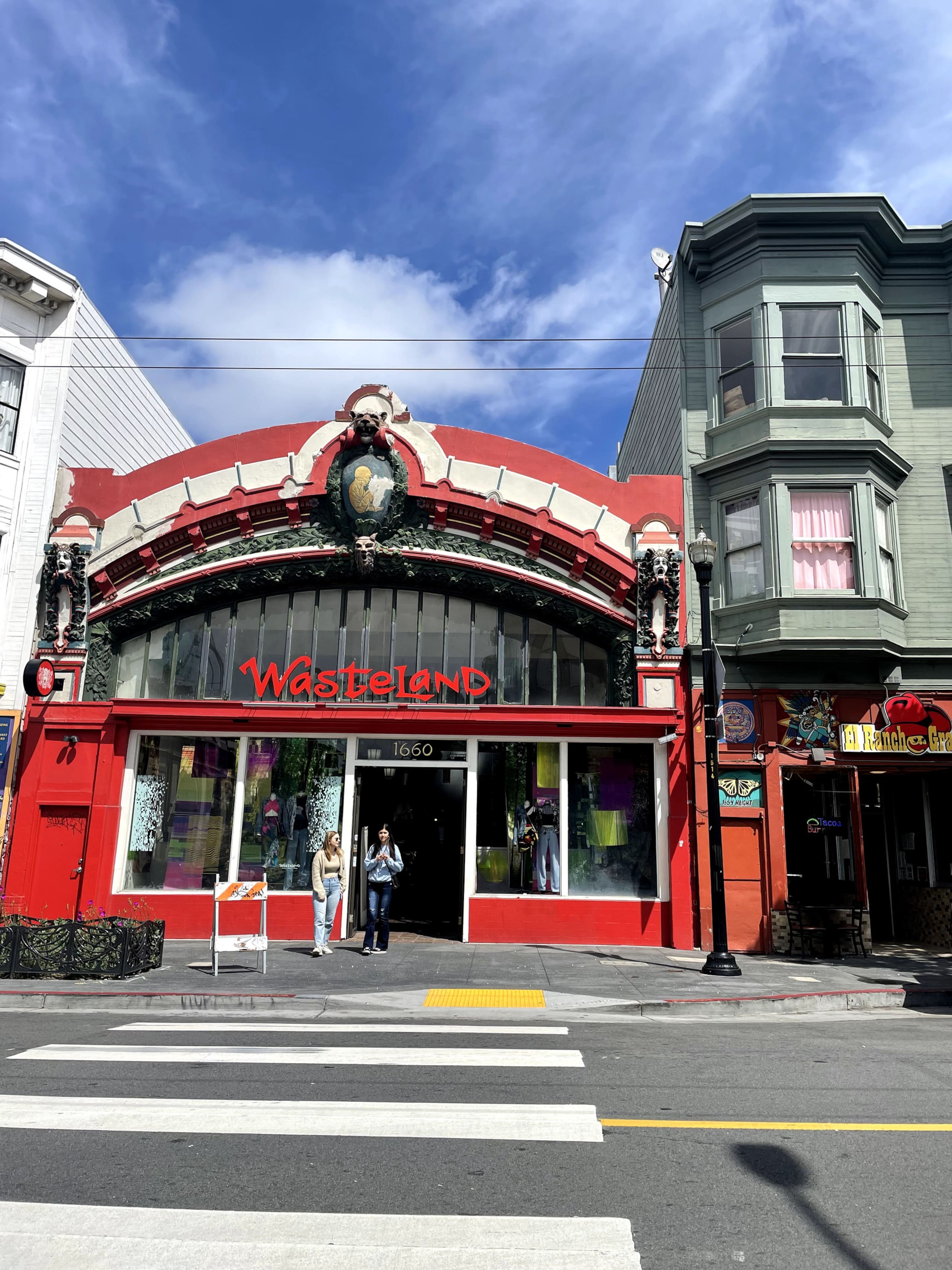 Home in San Francisco · ★4.94 · 3 bedrooms · 3 beds · 2.5 baths - Image 29