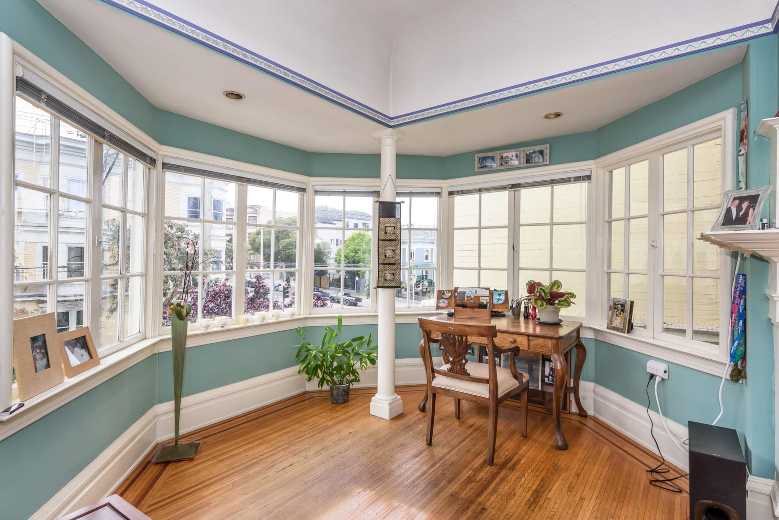Home in San Francisco · ★4.94 · 3 bedrooms · 3 beds · 2.5 baths - Image 14