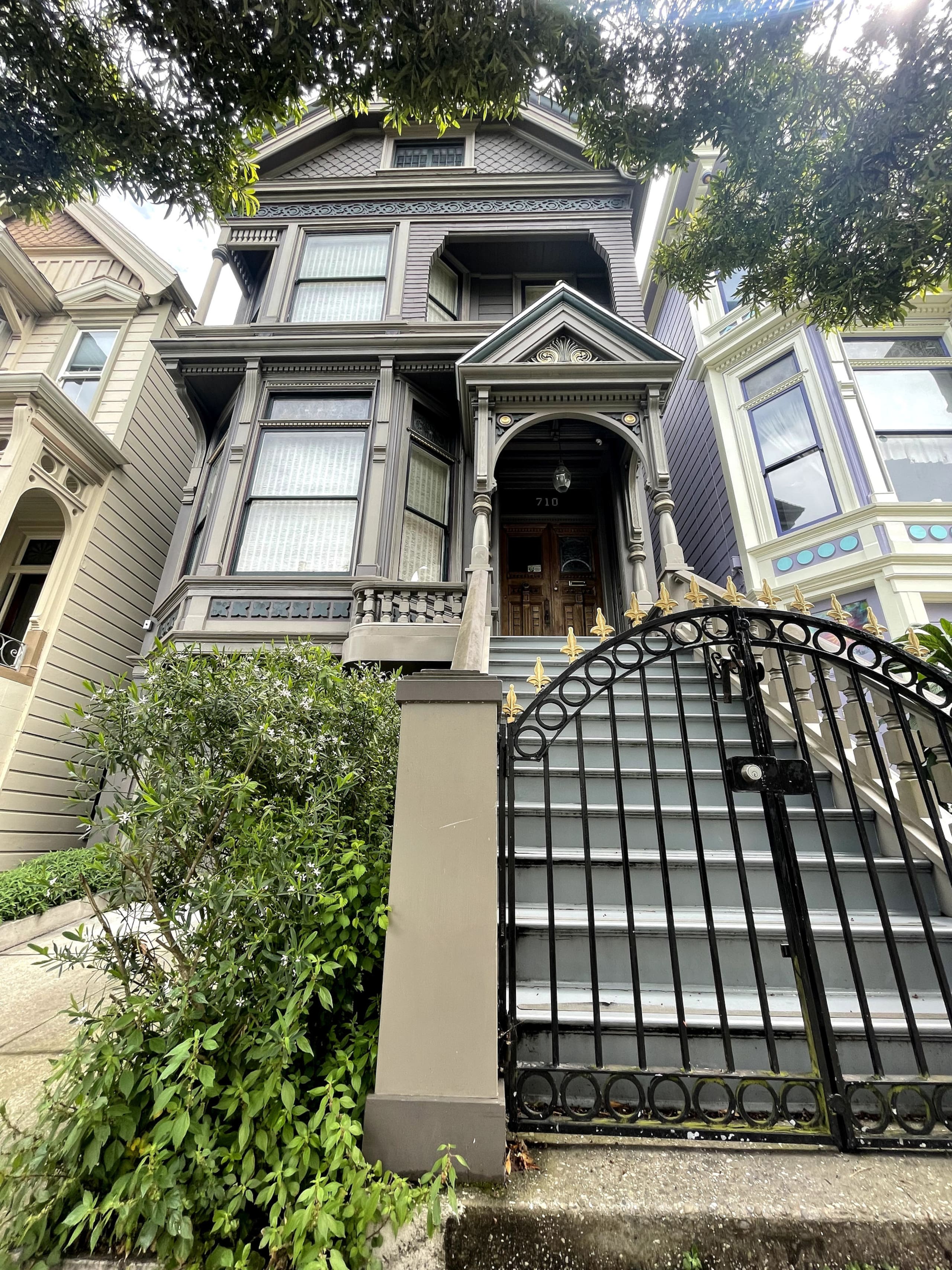 Home in San Francisco · ★4.94 · 3 bedrooms · 3 beds · 2.5 baths - Image 38