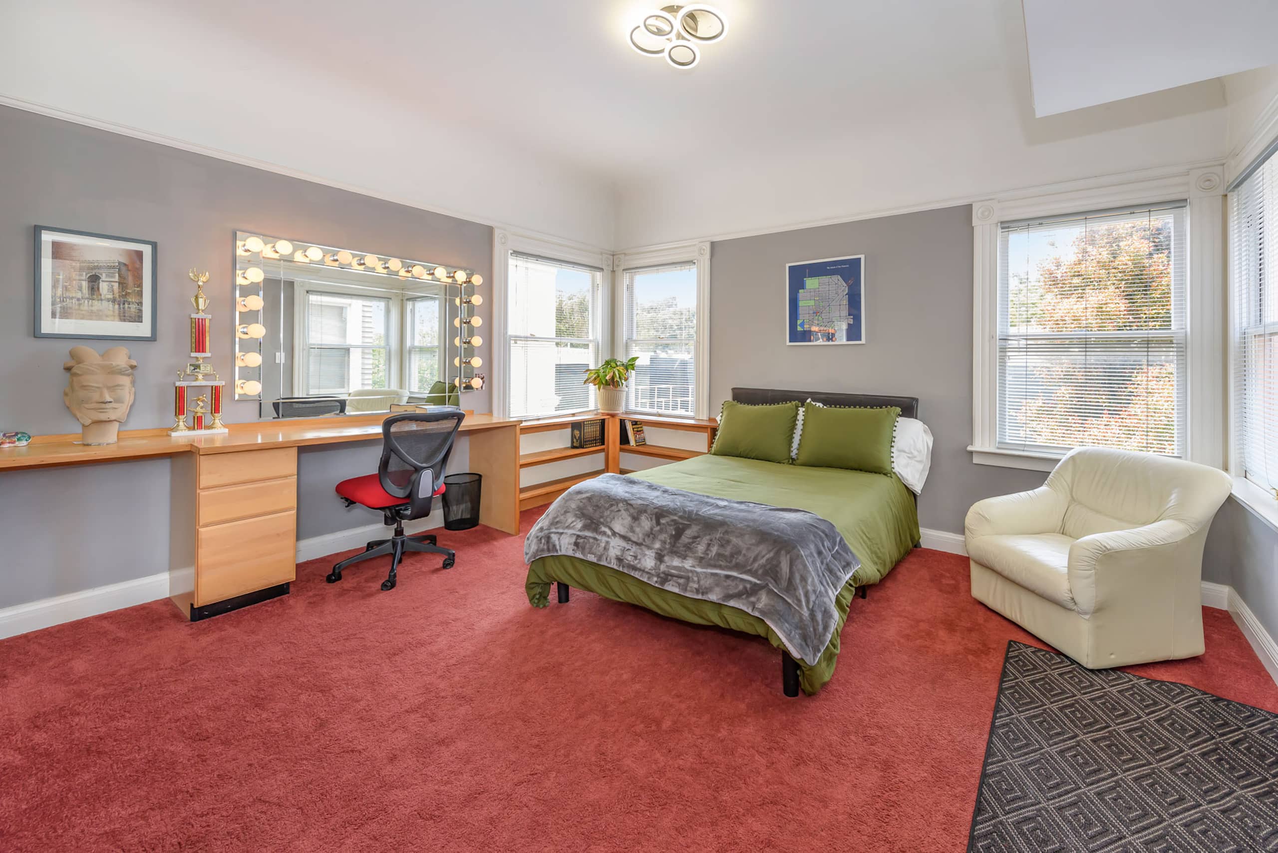 Home in San Francisco · ★4.94 · 3 bedrooms · 3 beds · 2.5 baths - Image 21
