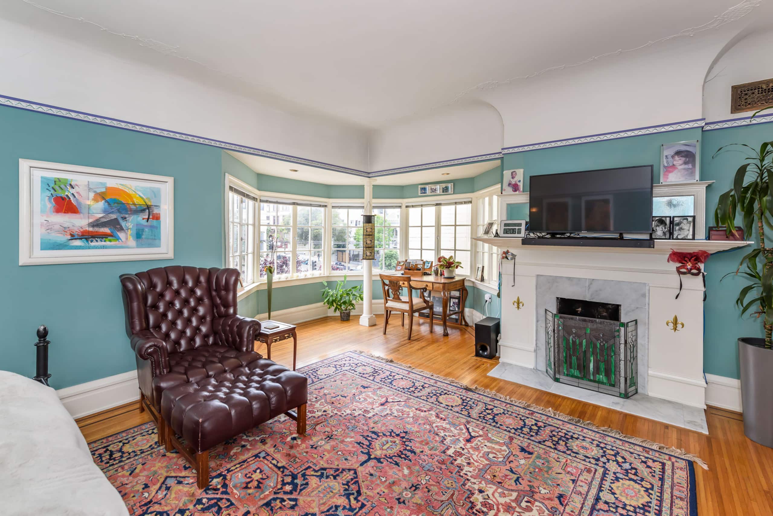 Home in San Francisco · ★4.94 · 3 bedrooms · 3 beds · 2.5 baths - Image 13