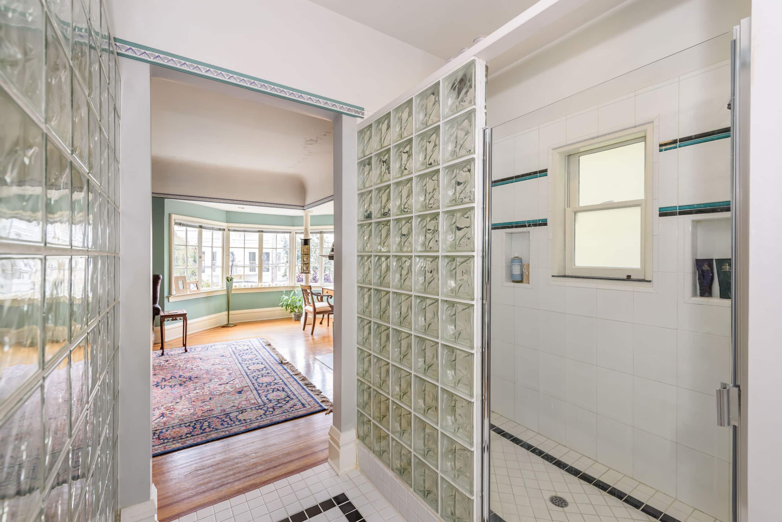 Home in San Francisco · ★4.94 · 3 bedrooms · 3 beds · 2.5 baths - Image 15