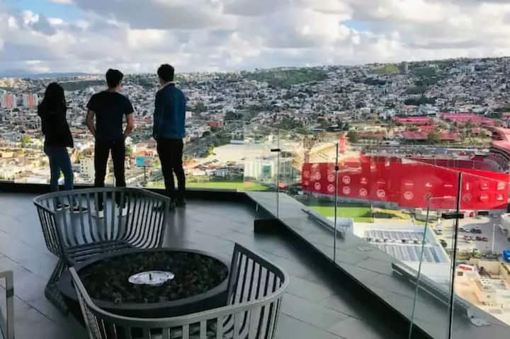 2b&2b At Adamant Tower Luxury 75in Tv & Ac - Tijuana