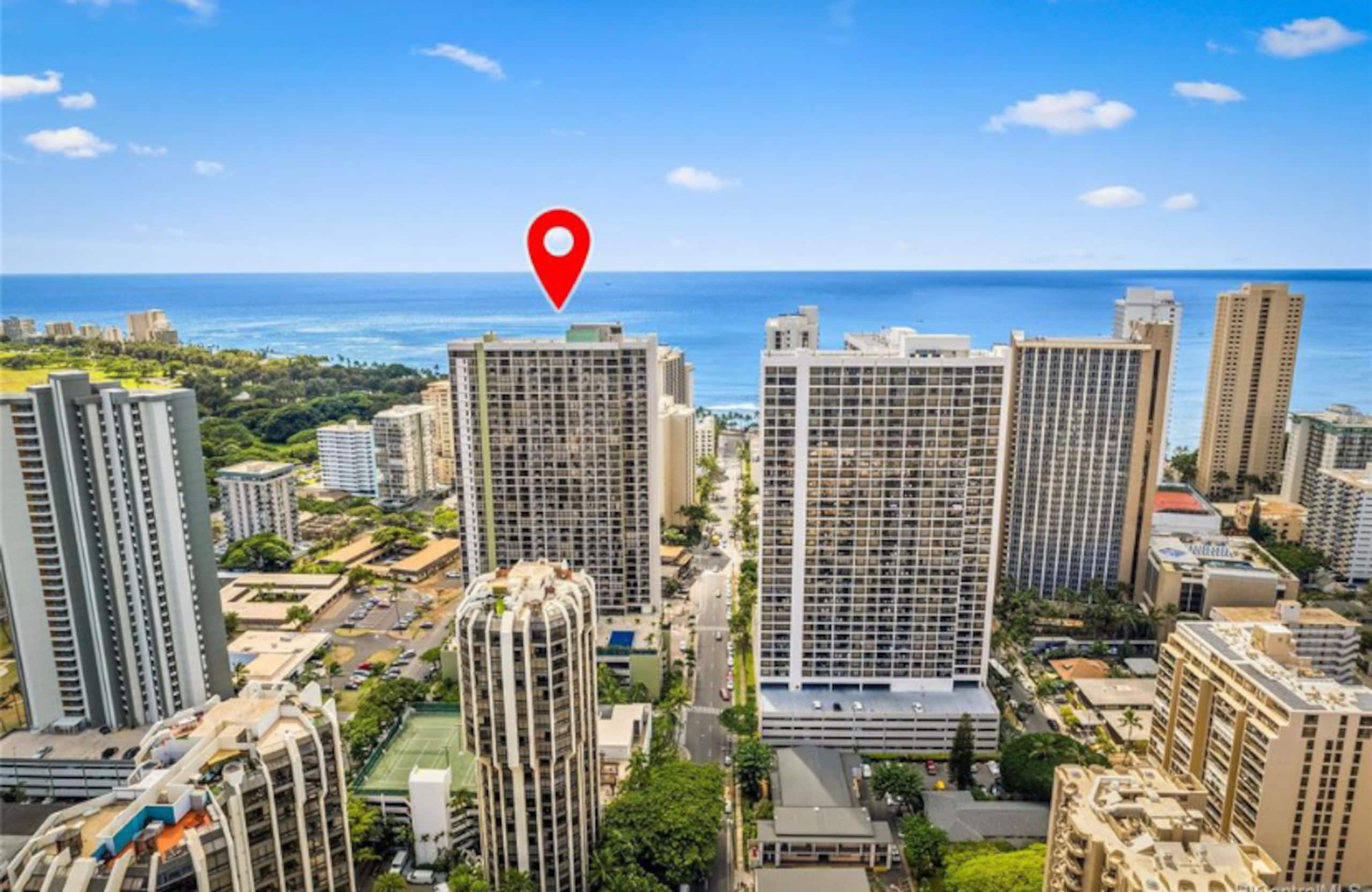 Condo in Honolulu · ★4.92 · 1 bedroom · 2 beds · 1 private bath - Image 26