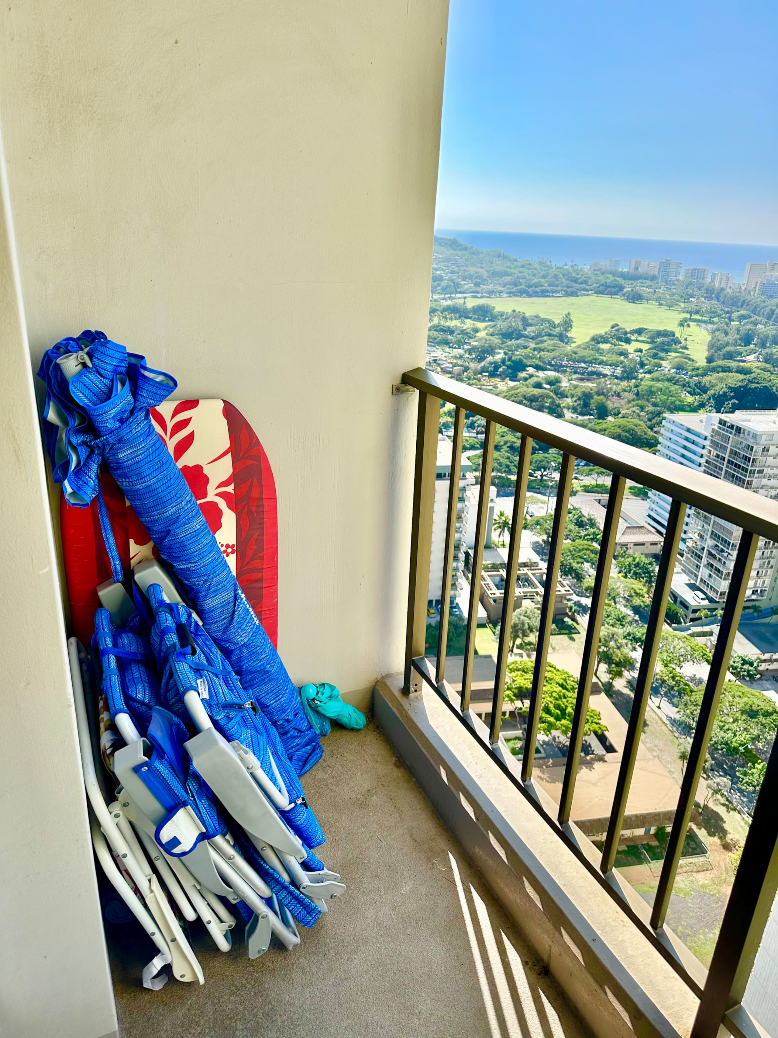 Condo in Honolulu · ★4.92 · 1 bedroom · 2 beds · 1 private bath - Image 35