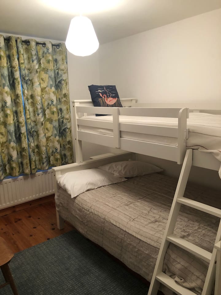 Downstairs rear bedroom