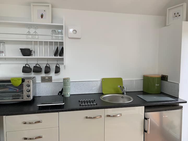 Cozy Gem.  Double En-suite Near Lyme. - Axminster
