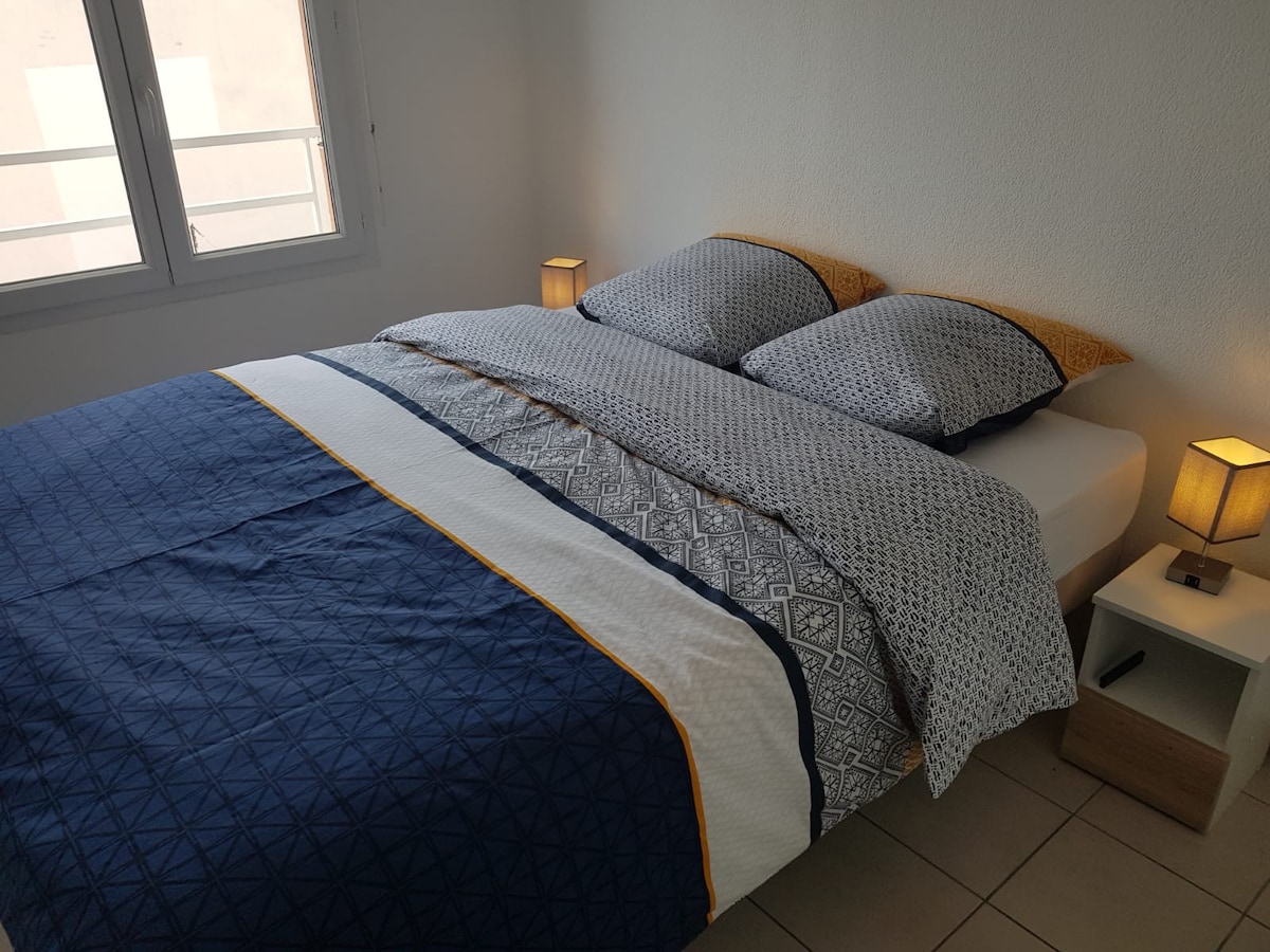 chambre 2, lit queen size