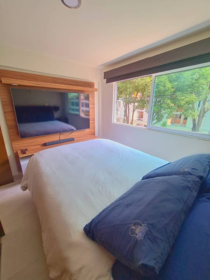 График 1 : със Sony Smart Tv 65 Inches. 
Включително Netflix, Amazon Prime TV и Disney +. 