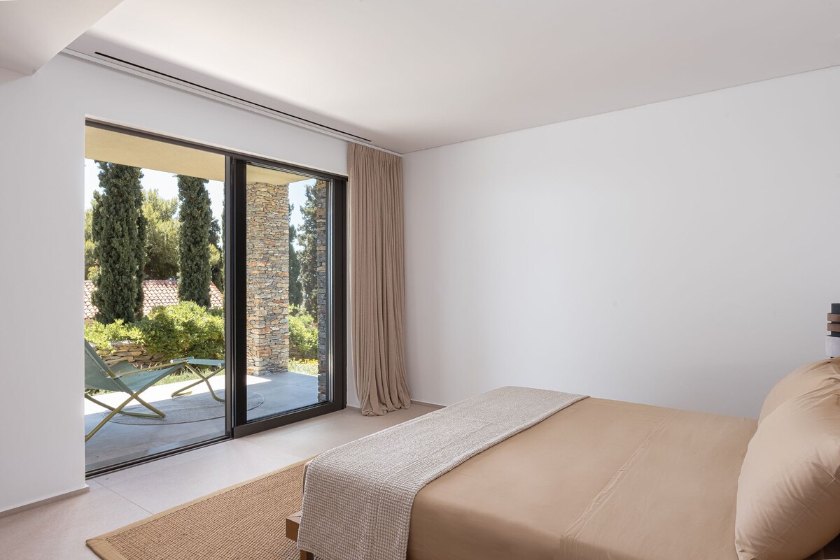 Spavaća soba / bračni krevet (1,6x2) 