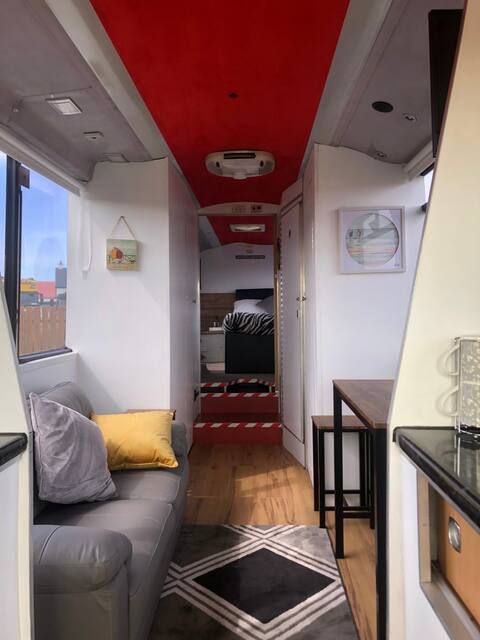 1-bedroom bus with beautiful location and scenery