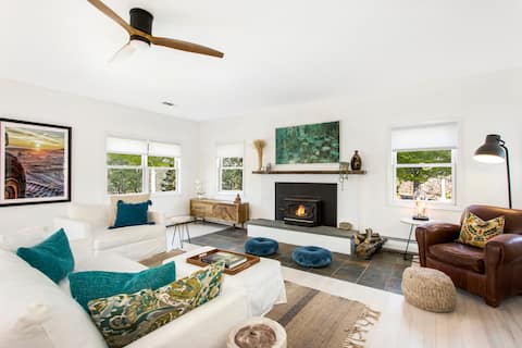 Sprawling Modern Home Minutes from Beach