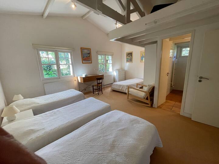 Spálňa 5 sa nachádza na poschodí