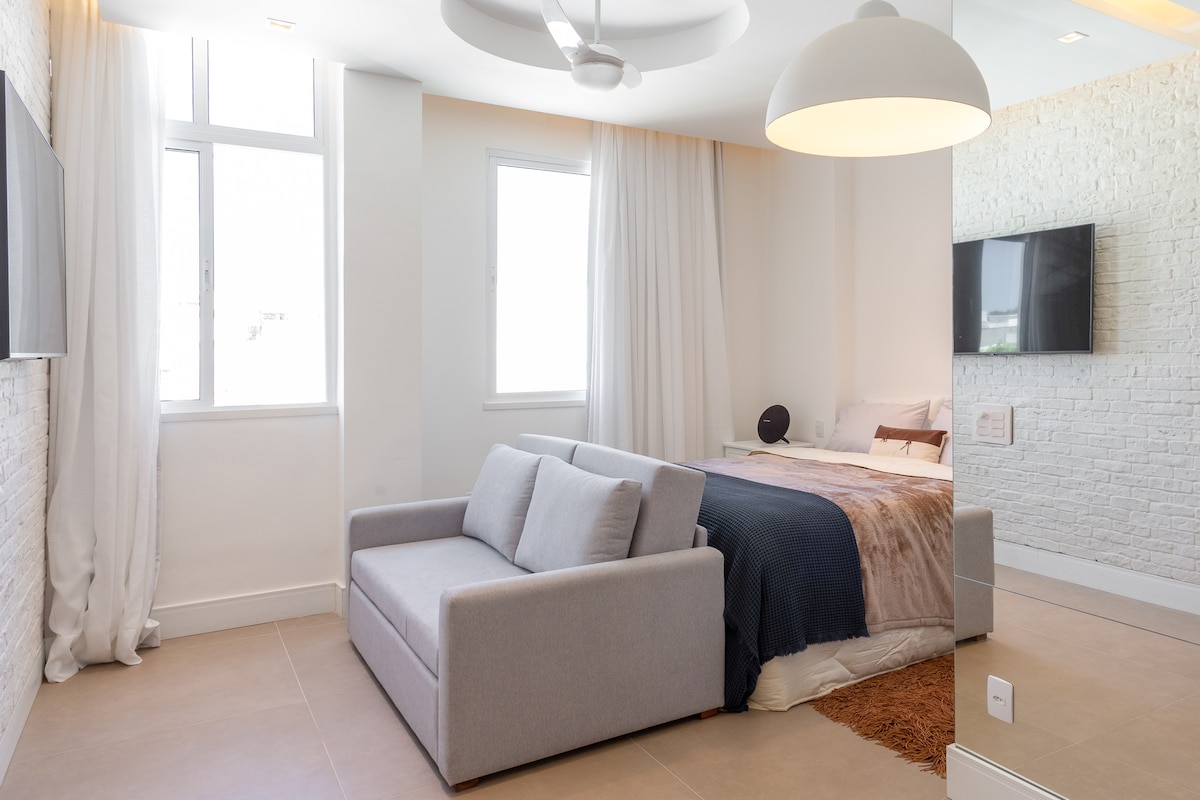 Top performing Airbnb: Monica's Studio in Leblon