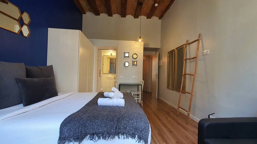 Superior Apartment 4 en-suite rooms gallery image 2