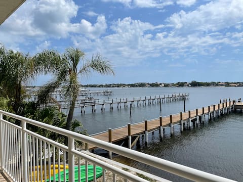 Direct Intracoastal Views- Beachy BoHo Bungalow!