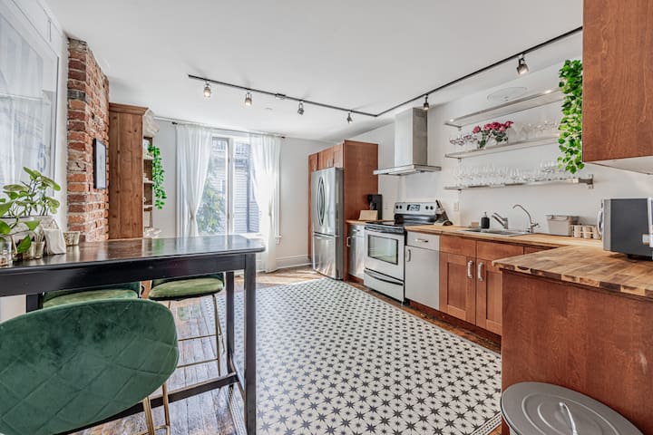 Unique downtown living experience gallery image 2