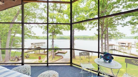 Lakefront Lodge w/ Hot Tub, Large Dock & Bunk Room