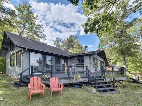 Charming 2-bedroom cabin on Lake Champlain