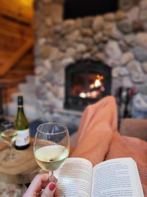 Lulu’s Lodge | Hot Tub + Stone Fireplace