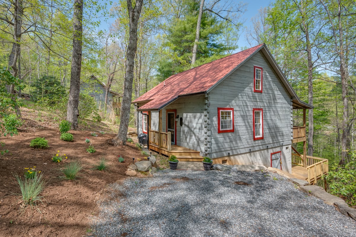 DuPont Forest Cabin