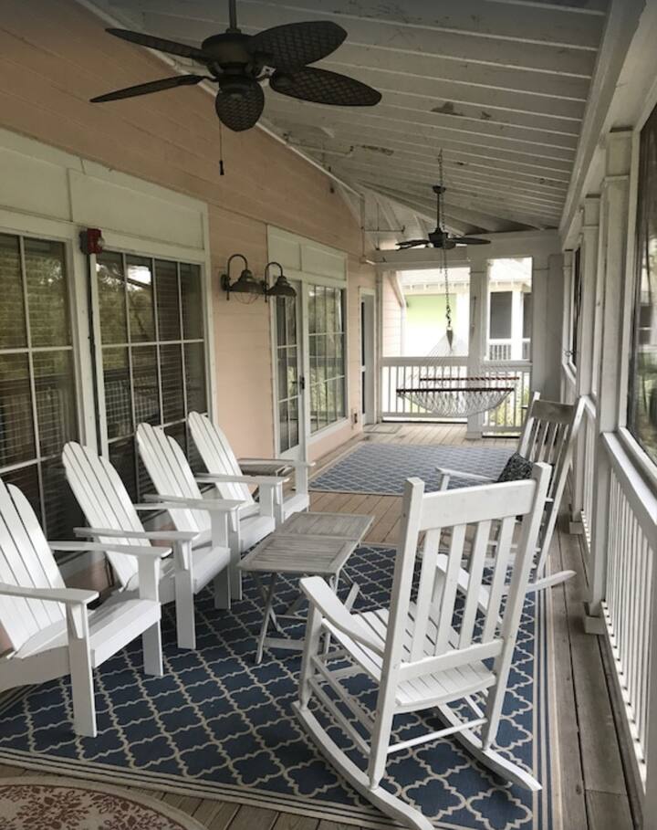 Amplio apartamento de 2 dormitorios y 2 baños junto al mar - Airbnb