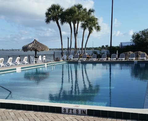 Successful Airbnb property: Clean and spacious park model in Outdoor Resorts in Melbourne Beach