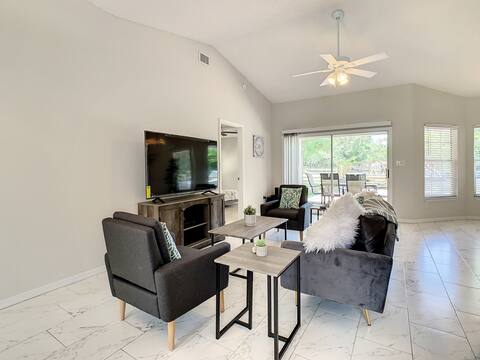 Amazing spacious Ranch! A country pearl.