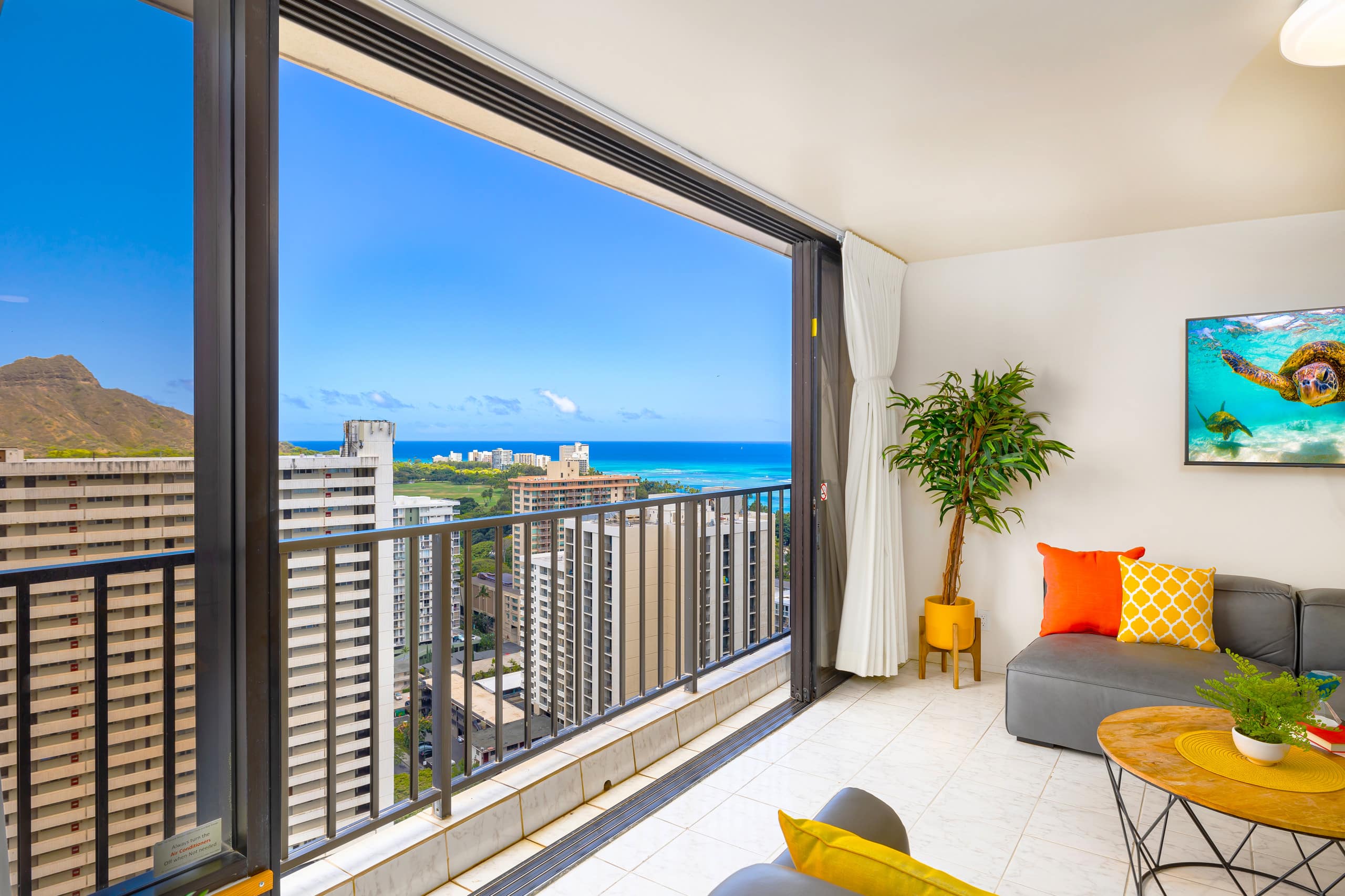 Condo in Honolulu · ★4.8 · 1 bedroom · 1 bed · 1 private bath - Image 3