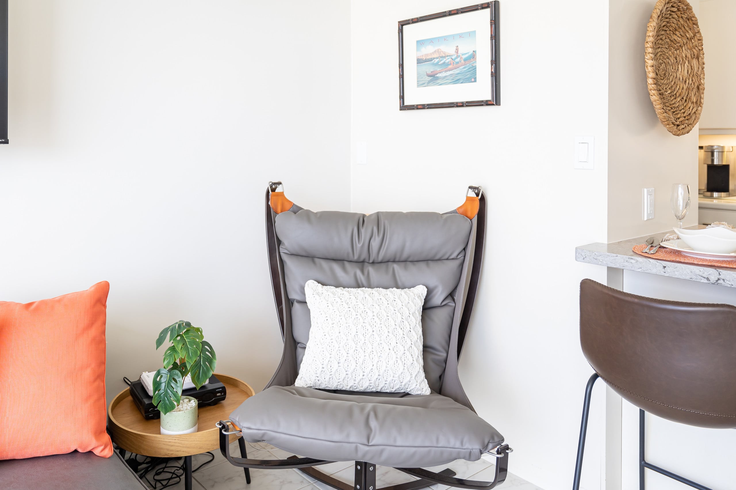 Condo in Honolulu · ★4.8 · 1 bedroom · 1 bed · 1 private bath - Image 8