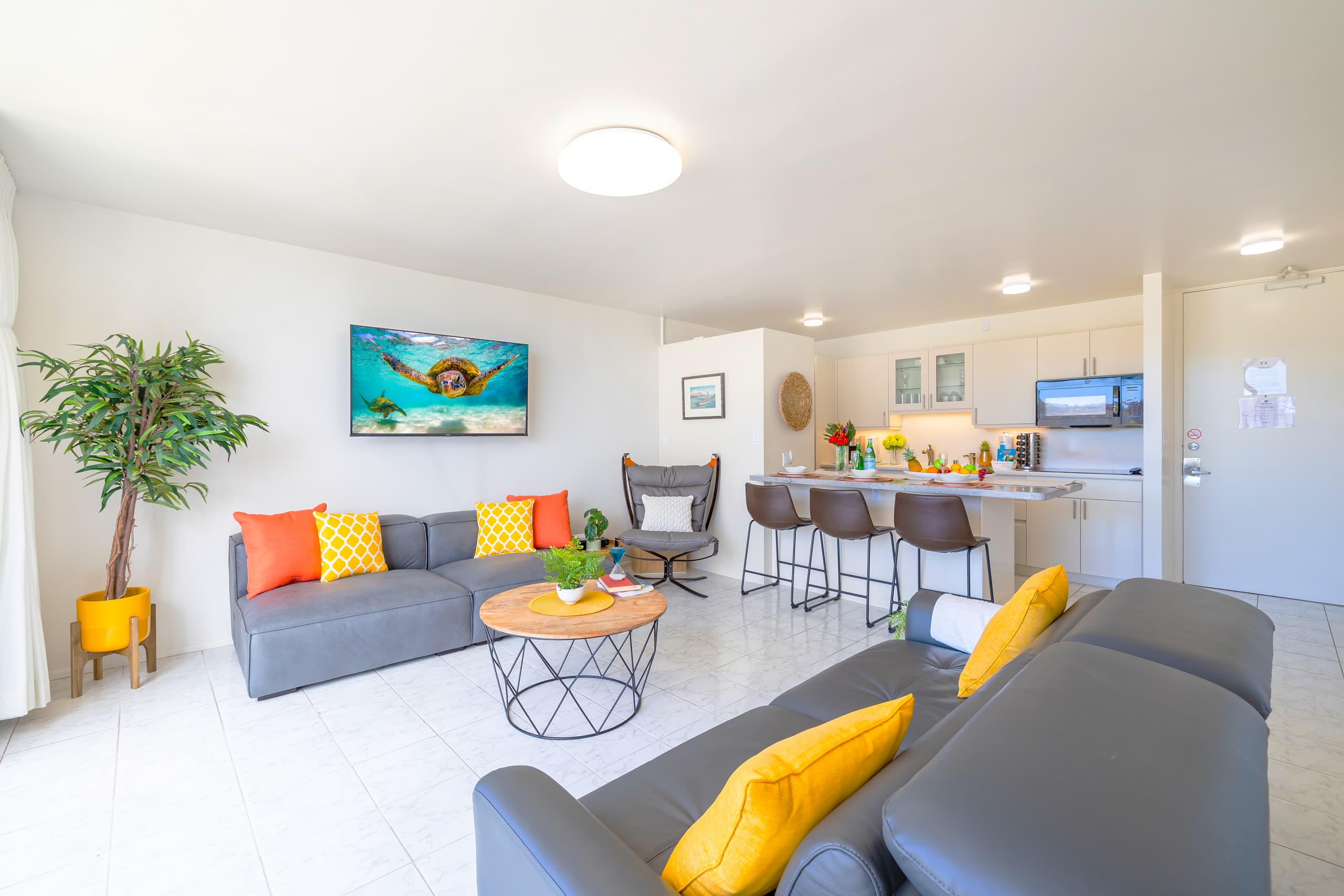 Condo in Honolulu · ★4.8 · 1 bedroom · 1 bed · 1 private bath - Image 6