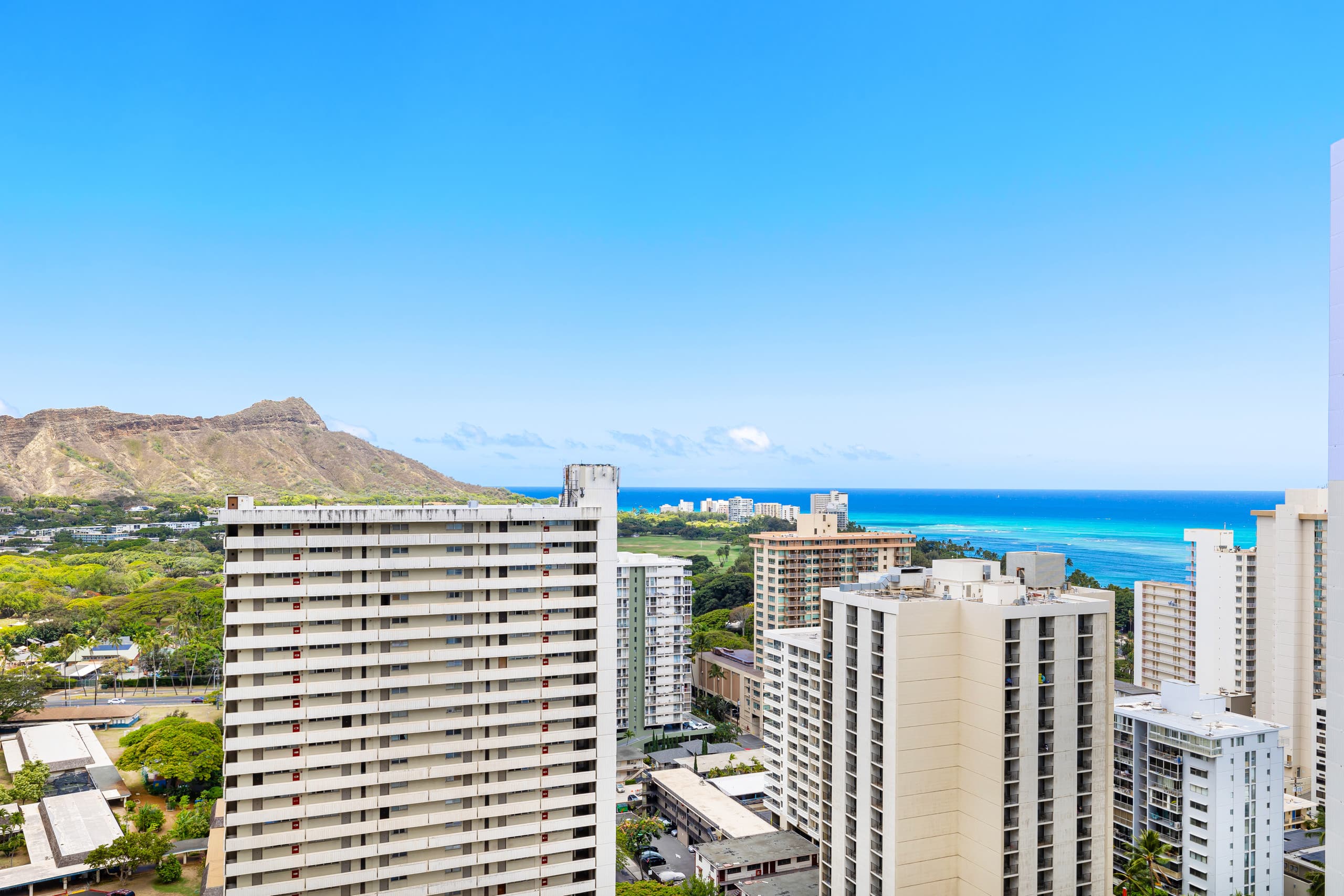 Condo in Honolulu · ★4.8 · 1 bedroom · 1 bed · 1 private bath - Image 39