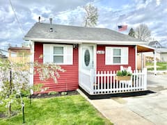 Little+Red+Cabin+%40+Buckeye+Lake+with+Hot+Tub
