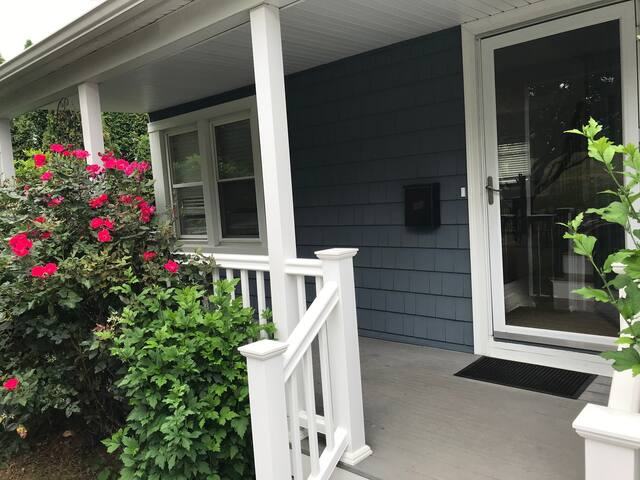 Easy Reach to BEACH Newport and Middletown