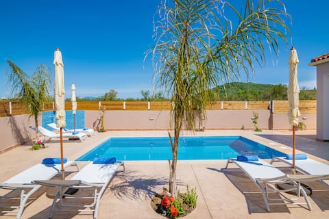 Villa En Elladi * Private Pool * 300m from beach