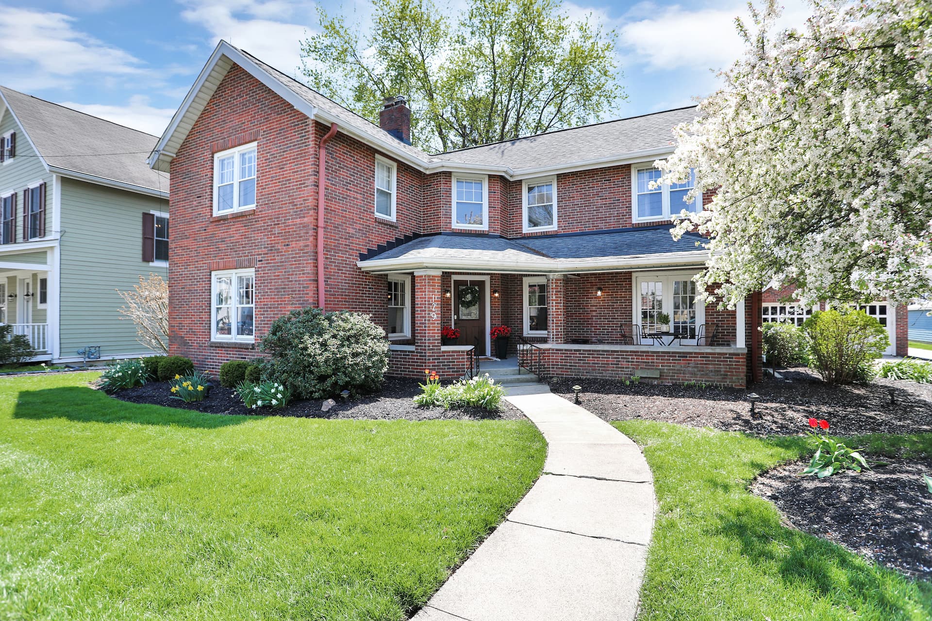 The Penn House 3 miles to Grand Park Sleeps 14