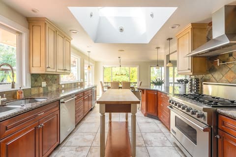 EV Charger m/s Lake, Microsoft, Seattle, Downtown