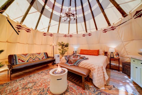 Luxury Glamping Teepee w/King Bed on private Mtn!
