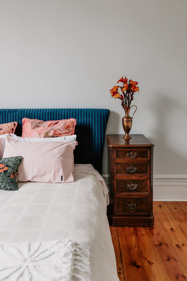 ห้องนอน 6
เตียงคิงไซส์