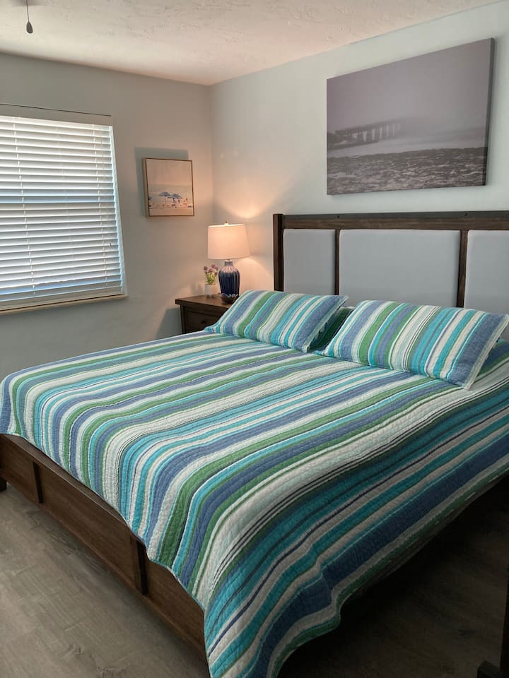 Ძირითადი საძინებელი (King)