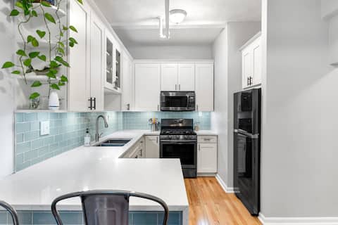 Top Airbnb: 2Bedroom - WALK to subway, hospitals, food, & more in Mission Hill