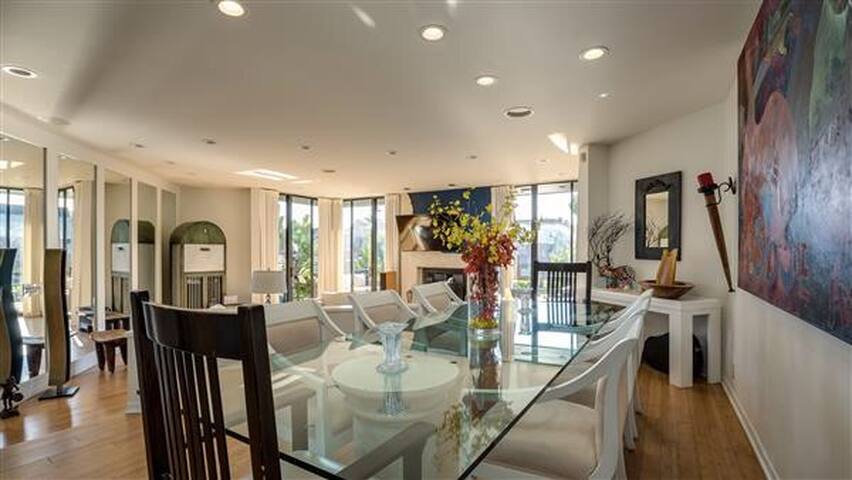 THE MADISON, Walk to Beach+Dining-5BR 4.5BA+Arcade gallery image 4
