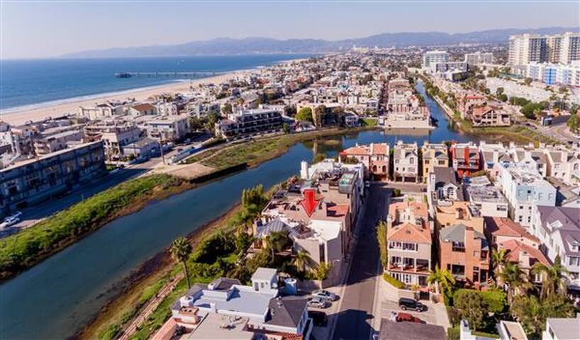 THE MADISON, Walk to Beach+Dining-5BR 4.5BA+Arcade gallery image 3